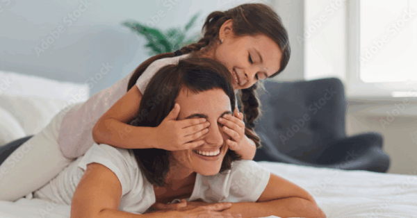 Como o humor na criação dos filhos fortalece vínculos, alivia tensões e cria um ambiente de empatia e segurança.